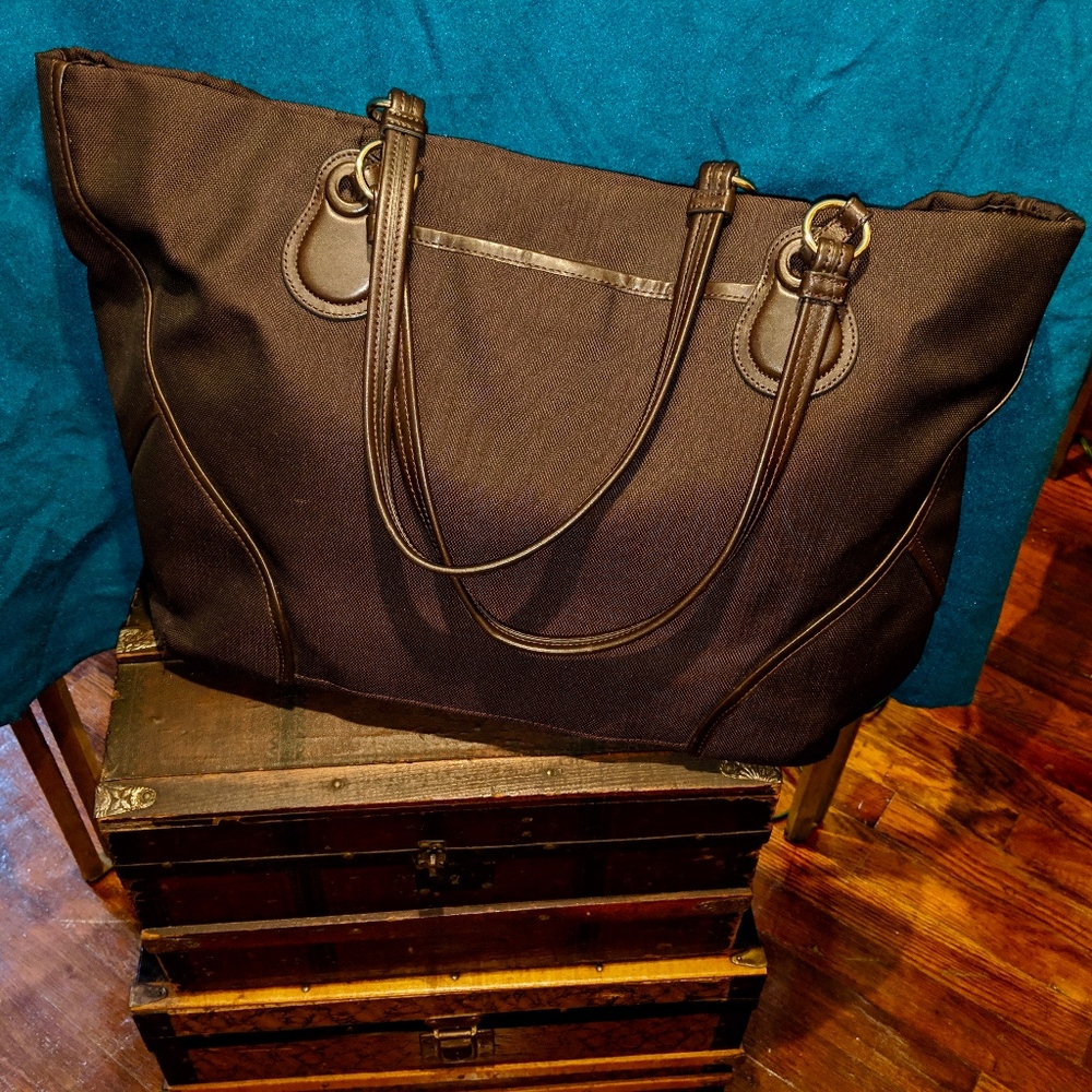 TUMI Business Tote